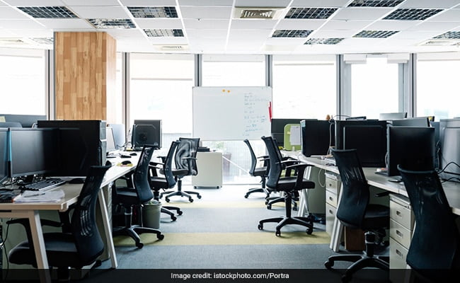 Online Hiring For White Collar Jobs Declined In April: Report