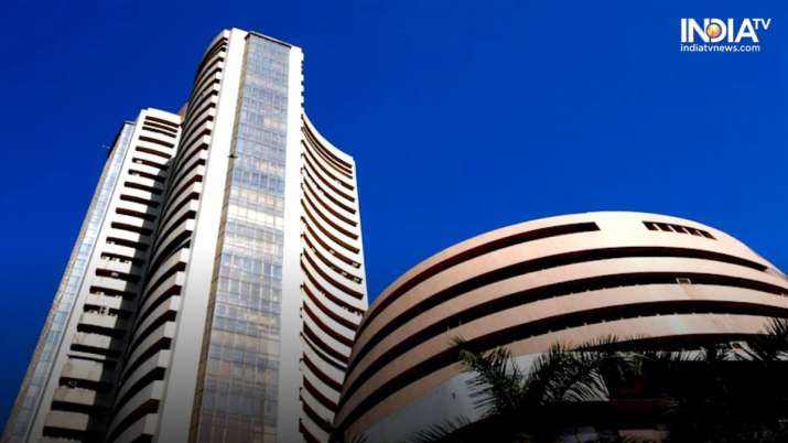 Share Market Open: सपाट शुरुआत के साथ खुला बाजार, सेंसेक्स और निफ्टी ने दिया सिग्नल