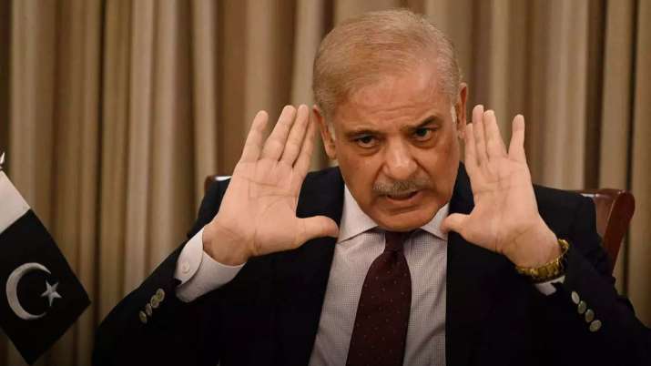 कर्ज लेकर विदेशी मुद्रा भंडार बढ़ा रहा यह देश, दुनिया में भारत के गरीब पड़ोसी मुल्क के तौर पर बनाई है पहचान