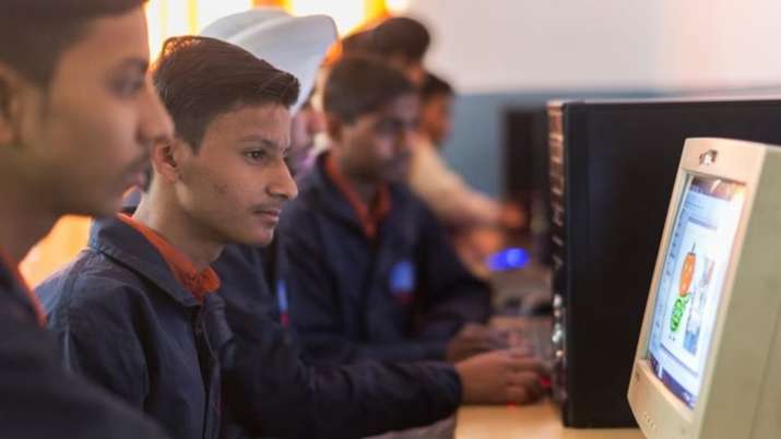 भारत में सिर्फ 15 साल में 41 करोड़ लोगों के माथे से मिटा 'गरीबी का ठप्पा', उपलब्धि से हैरान UN ने की सरकार की तारीफ