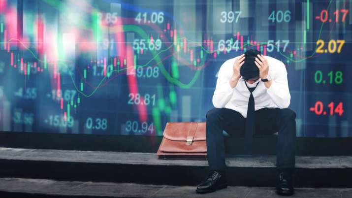 रिकॉर्ड तेजी के बाद बाजार हुआ लहुलुहान, निवेशकों के लिए सेंसेक्स और निफ्टी ने दिया रेड सिग्नल