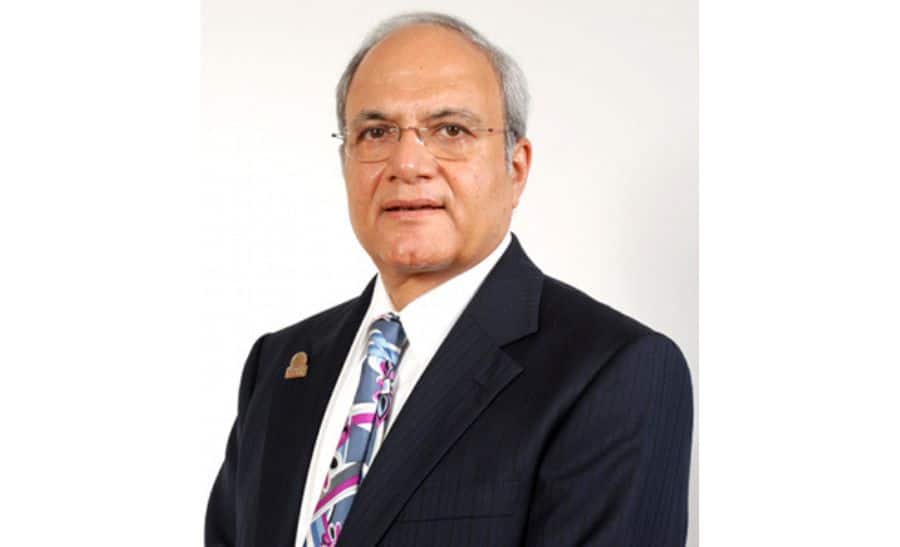 Forced To Live In Refugee Camp After Partition, This IASs Son Left Rs 600 Job, Built Rs 320000 Crore Company In IT