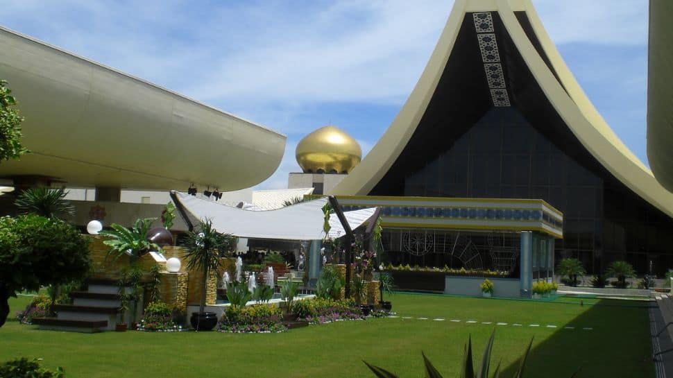 Heaven On Earth: Worlds Most Expensive Mansion Has 1788 Rooms And 257 Bathrooms, Net Value Rs 2,550 Crore