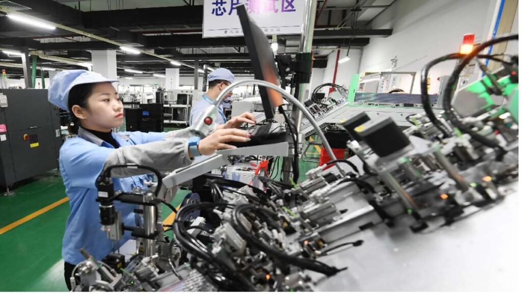 क्या डूबने वाला है चीन! ड्रैगन के 40 साल का ग्रोथ मॉडल चरमराने के बाद आई यह खौफनाक भविष्यवाणी