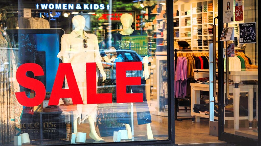 Festive Season के जोश में ज्यादा खर्च पर ब्रेक लगाने के जानें स्मार्ट ट्रिक्स, आपका ही होगा भला