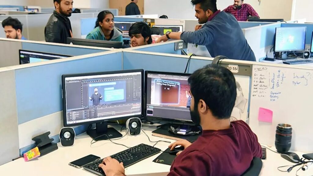 IT सेक्टर में नौकरी ढूंढ रहे फ्रेशर्स के लिए बुरी खबर, कैंपस प्लेसमेंट पर आईटी कंपनियों ने लिया यह बड़ा फैसला