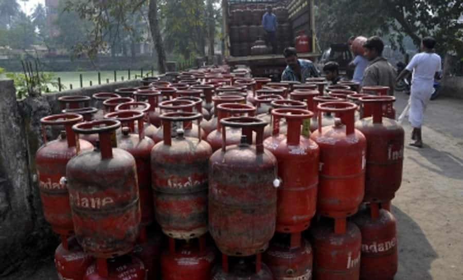 Modi Govts BIG ANNOUNCEMENT On LPG Cylinders: Subsidy For Ujjwala Scheme Beneficiaries Increased To Rs 300
