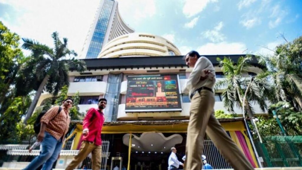 Stock Market: स्टॉक मार्केट ने छह दिन बाद किया स्माइल, सेंसेक्स 340 प्वॉइंट उछला, निफ्टी फिर 19000 की तरफ बढ़ा