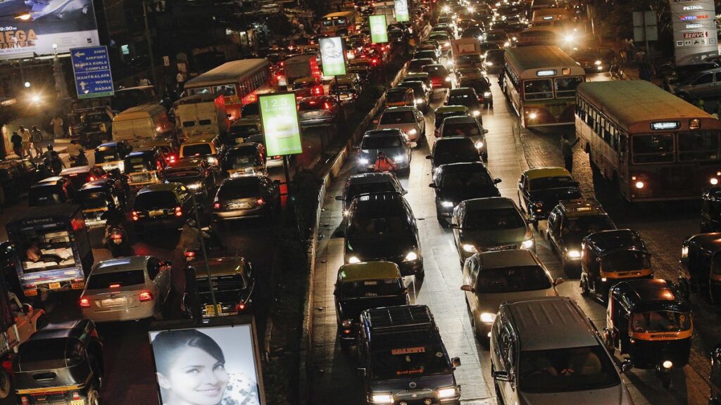 गाड़ियों की खुदरा बिक्री FY2023-24 की पहली छमाही में हुई शानदार, रजिस्ट्रेशन में ये सबसे आगे