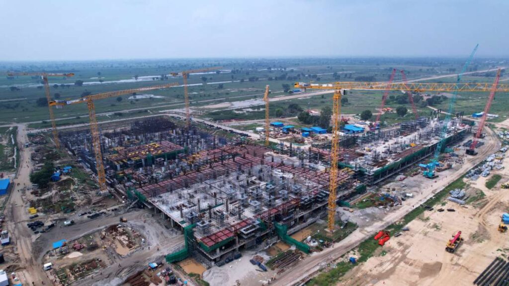 नोएडा की 93 कंपनियां देंगी 1.5 लाख नई जॉब, करेंगी 60 हजार करोड़ रुपये का बड़ा निवेश