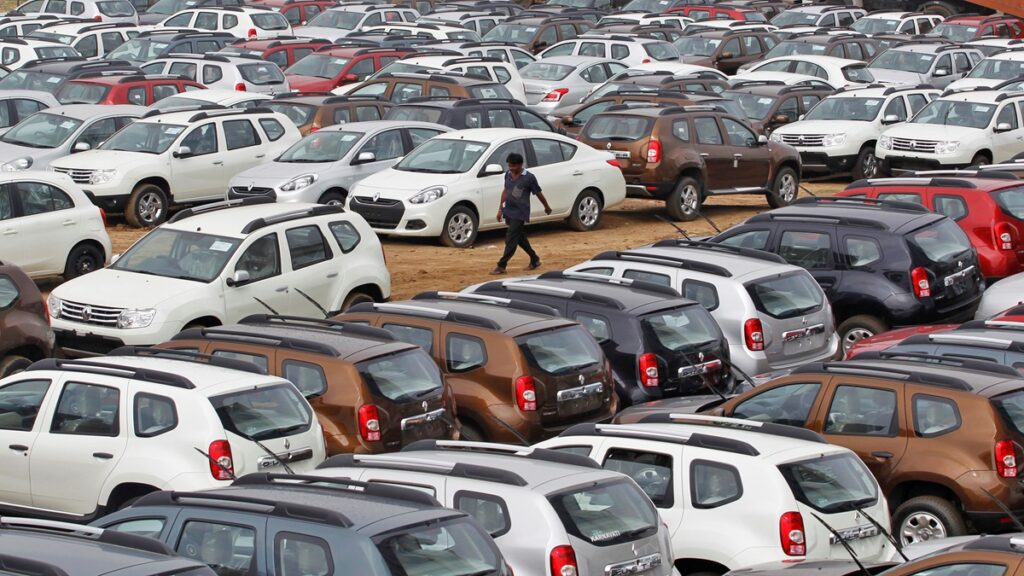 Auto Sales: अक्टूबर में श्राद्ध की अवधि ने घटा दी गाड़ियों की बिक्री, टू व्हीलर्स ने लगाया बड़ा गोता