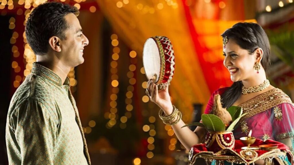 Karwa Chauth 2023: लाइफ पार्टनर को दे सकते हैं ये फाइनेंसियल गिफ्ट, चेहरे पर हर रोज दिखेगी स्माइल