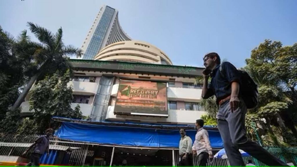 Share Market: उठापटक के बीच सपाट बंद हुआ भारतीय शेयर बाजार, निफ्टी 19,400 के ऊपर