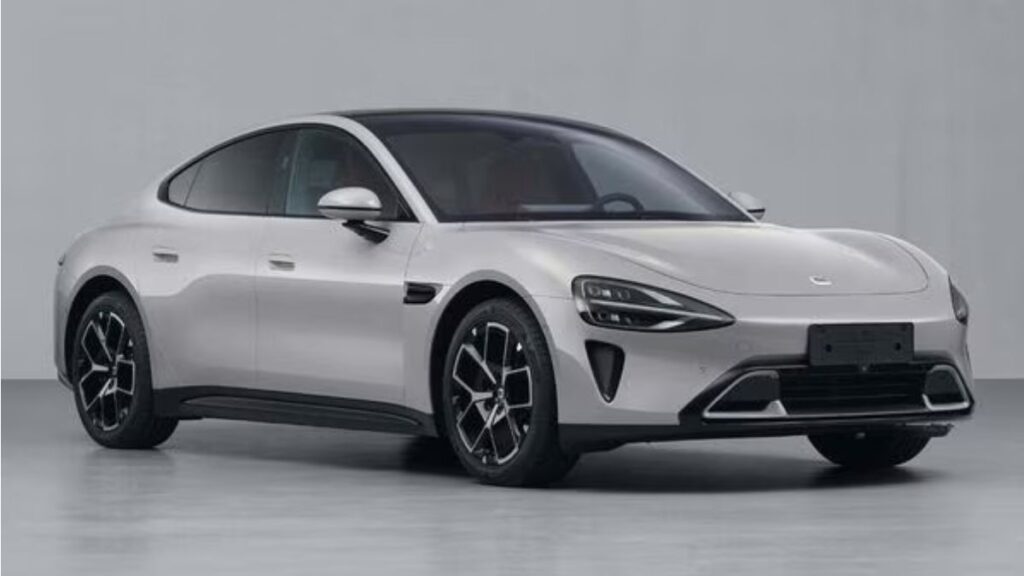 Tesla को टक्कर देने आई ये चाइनीज कंपनी, अनवील की इलेक्ट्रिक कार, लेकिन रेंज पर साधी चुप्पी