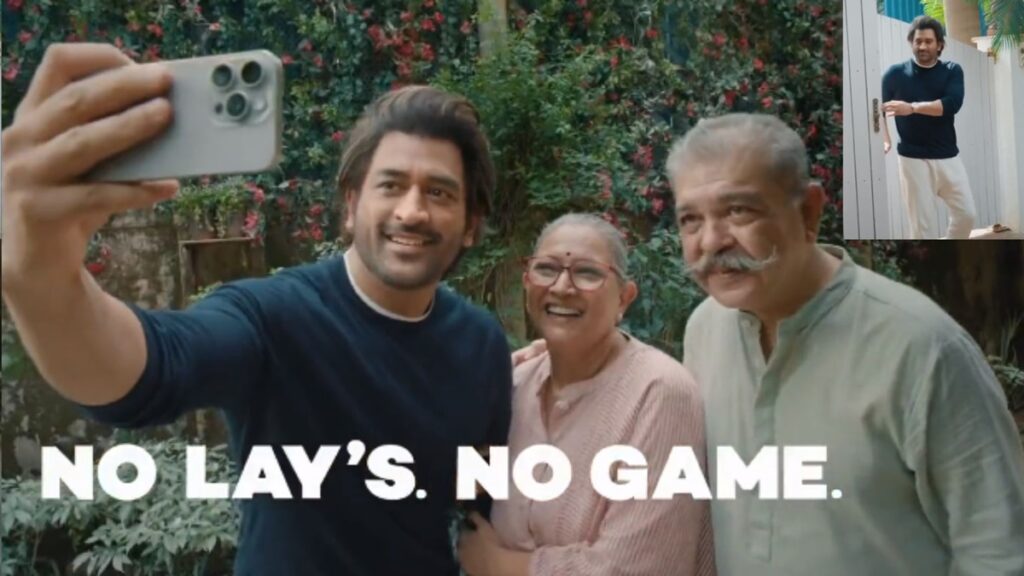 महेंद्र सिंह धोनी अचानक पहुंच रहे फैंस के घर, 'No Lay's, No Game' कैम्पेन में कर रहे सरप्राइज, इंटरनेट पर धूम