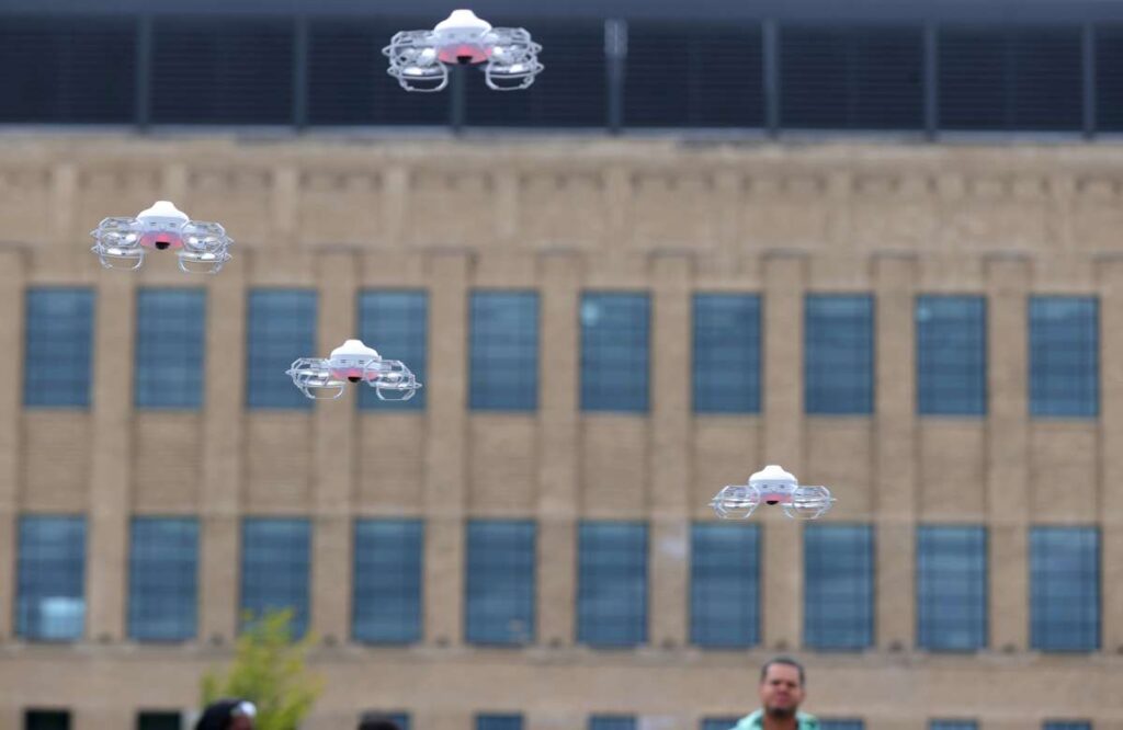 योगी सरकार में लेटलतीफी करने वाले अधिकारियों की खैर नहीं, ड्रोन से ऐसे रखी जाएगी नजर