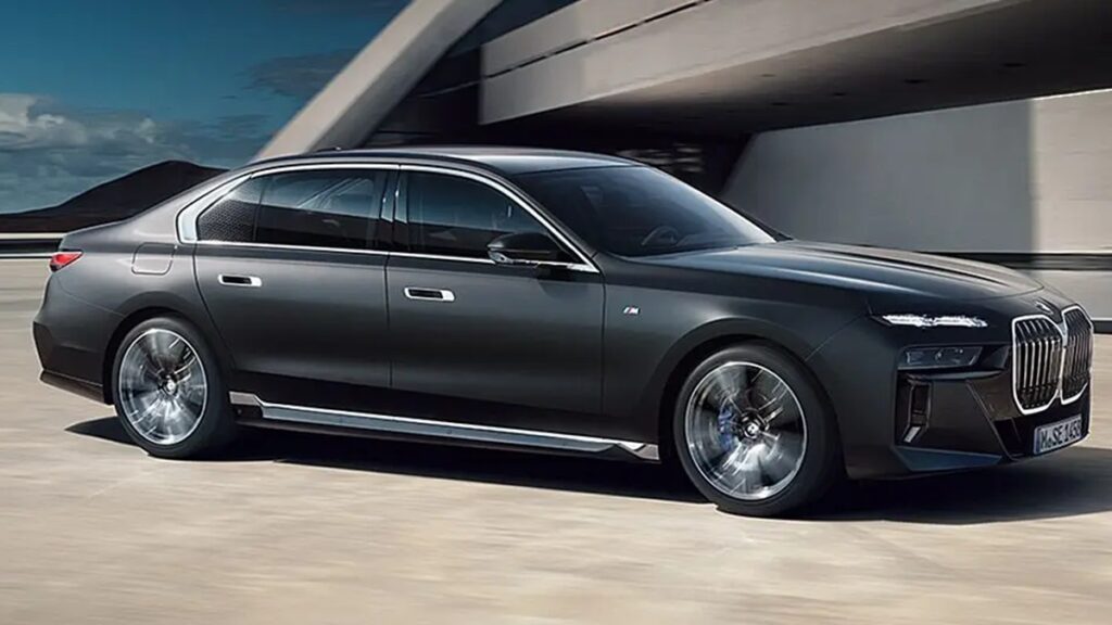 BMW की कारें भी 1 जनवरी से हो जाएंगी इतनी ज्यादा महंगी, ये कंपनियां पहले ही कर चुकी हैं दाम बढ़ाने की अनाउंसमेंट