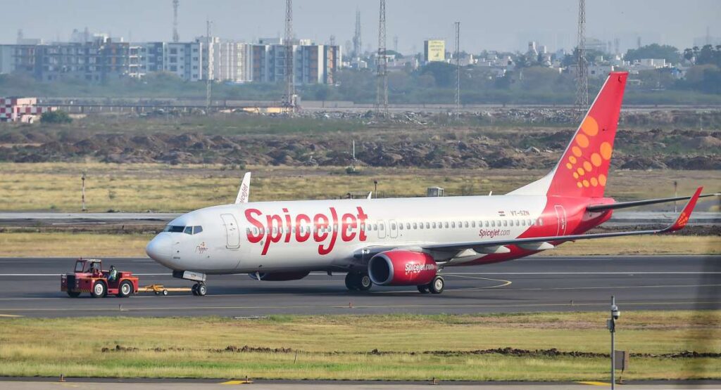 Spicejet के शेयरों में लगा अपर सर्किट, 20% की उछाल से शेयर 52 रुपये के पार, जाने इस बड़ी तेजी की वजह