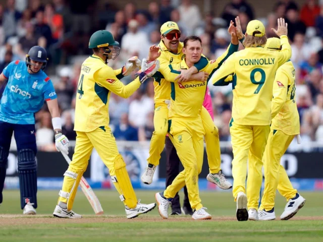 australia vs england cricket team